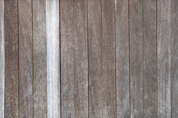 Detailní záběr na povrch z dřevěných malovaných bílých prken. Pozadí textura starých bílých malovaných dřevěných obložení stěn - Fotografie, Obrázek