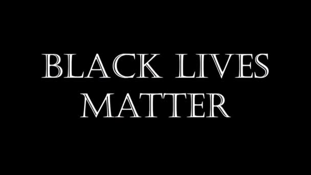 4K. Glitch screensaver met tekst BLACK LIVES MatTER voor nieuws op tv. Protest tegen racisme. - Video