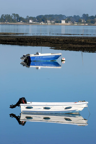 Barcos en Larmor Baden en Morbihan en Bretaña
  - Foto, Imagen