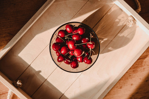 Delicious cherry on a hot sunny day - Φωτογραφία, εικόνα