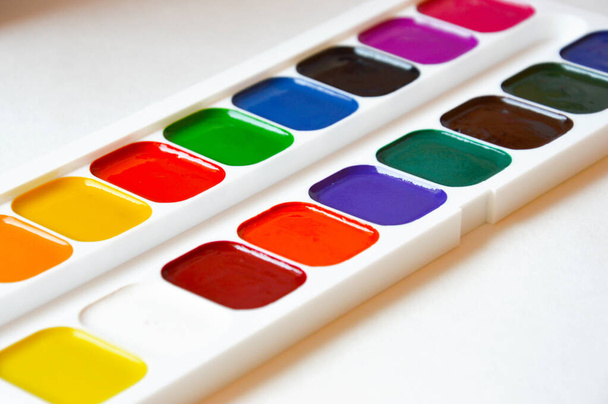 watercolors. bright colors on a white background. accessories for artists, creativity. - Fotoğraf, Görsel