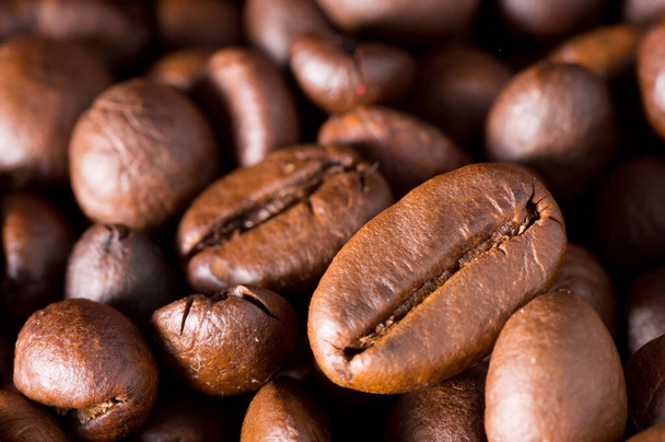 image of brown roasted coffee beans background - Foto, Bild