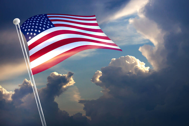 Американский флаг на фоне голубого неба
 - Фото, изображение