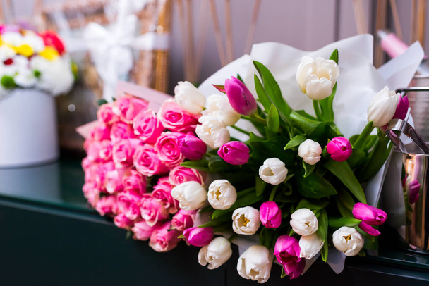 тюльпаны в букетах на отдыхе
 - Фото, изображение