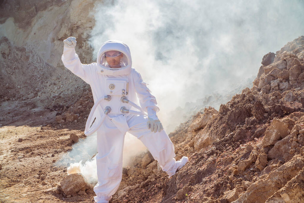 Aventure de l'astronaute sur la planète
 - Photo, image