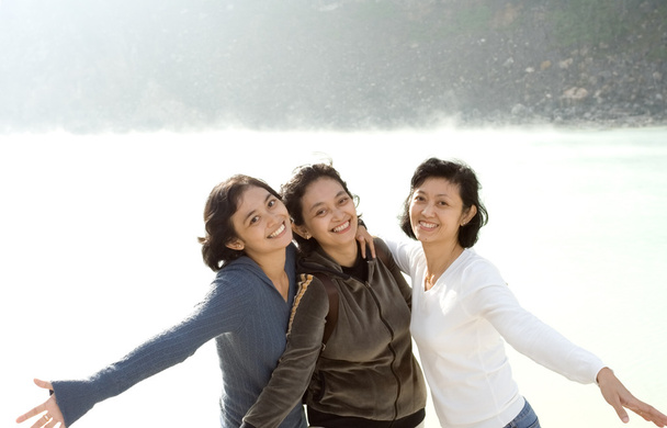 trzy siostry szczęśliwy Azji - Zdjęcie, obraz