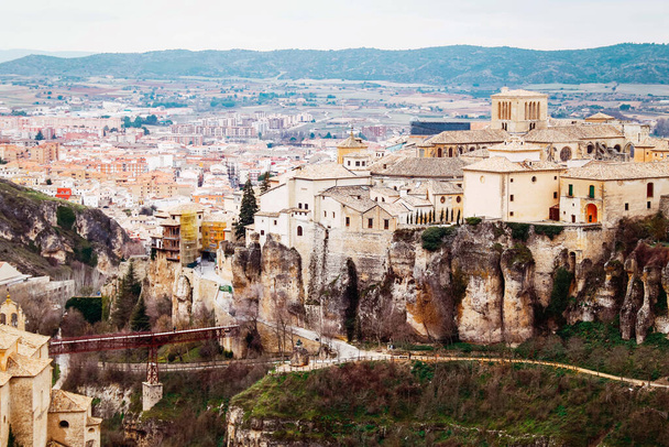 Vista Ciudad de Cuenca - España. Esta vista muestra las Casas Colgantes
. - Foto, Imagen