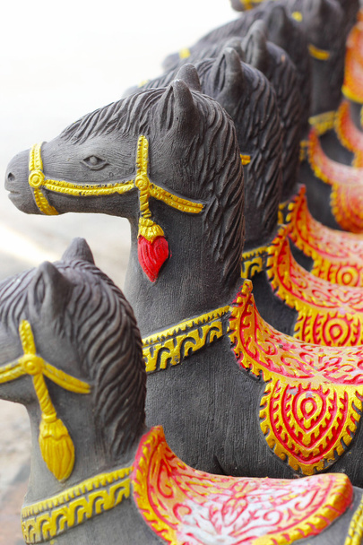 Esculturas, estatuas de caballos - en Tailandia
. - Foto, Imagen