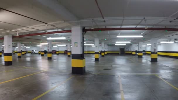 Covid - 19. Video with large empty shopping center parking. - Footage, Video