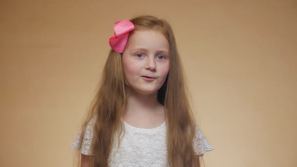 Little Girl Singer Portrait - Footage, Video