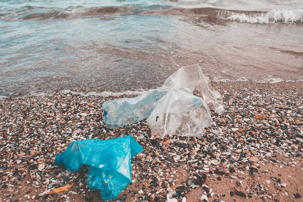 забруднення пластикових відходів
  - Фото, зображення