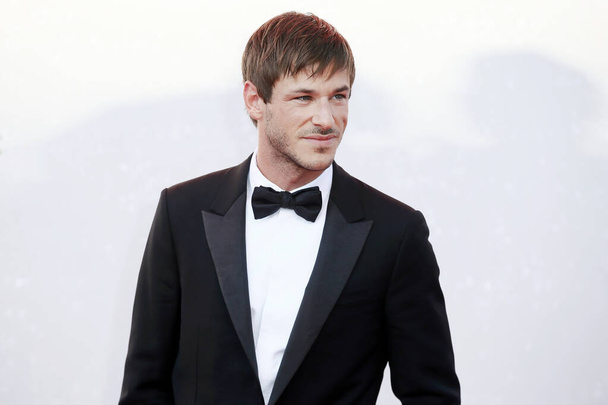VENICE, ITALY - SEPTEMBER 05: Gaspard Ulliel walks the red carpet of the movie 'L'Annee Derniere a Marienbad' during the 75th Venice Film Festival on September 5, 2018 in Venice, Italy.  - Foto, imagen