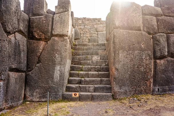 Fortaleza Inca de Sacsayhuaman, estructura de roca. Cusco. - Foto, immagini