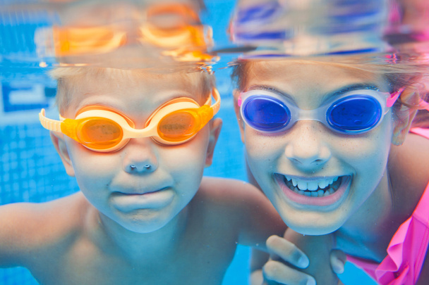 Underwater portrait kids - Valokuva, kuva