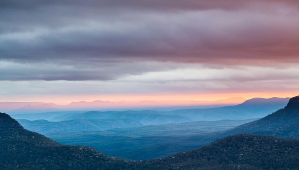 Ανατολή του ηλίου από το σημείο της echo στην Αυστραλία μπλε βουνά - Φωτογραφία, εικόνα