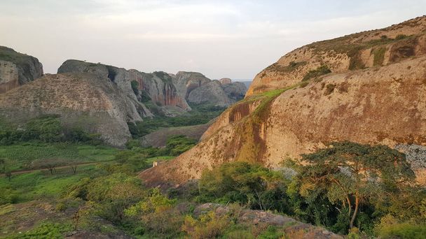 The Black Rocks at Pungo Andongo (Pedras Negras de Pungo Andongo) in Angola - Fotoğraf, Görsel