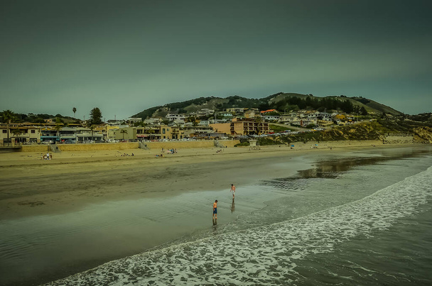 Playa de Ávila cerca de San Luis Obispo, California
. - Foto, Imagen