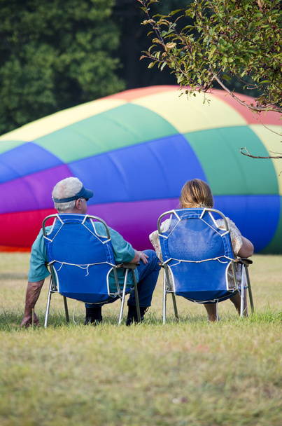 Пара смотреть воздушные шары заполнения
 - Фото, изображение