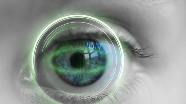 vrouwelijke oog scan-technologie - Video
