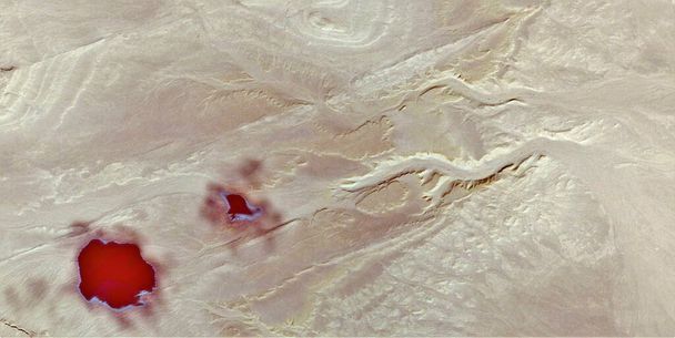 zanieczyszczona antarktyda, abstrakcyjna fotografia pustyń Afryki z powietrza, widok z powietrza pustynnych krajobrazów, Gatunek: Abstrakcyjny Naturalizm, od abstrakcyjnego do obrazowego, współczesne zdjęcie  - Zdjęcie, obraz