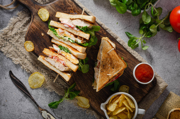 シンプルで素晴らしいサンドイッチ,よく知られています。,新鮮な食材 - 写真・画像