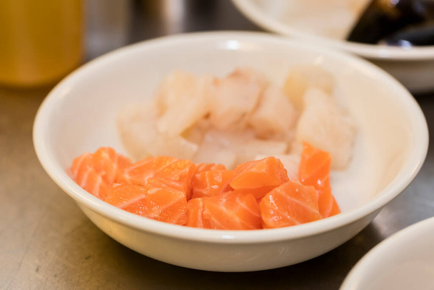 Japanilaista ruokaa. sashimi pöydällä - Valokuva, kuva
