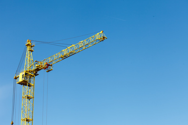 Crane and blue sky - Foto, Imagen