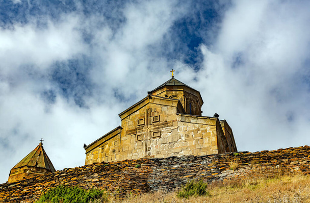 Церковь Гергети-Троицы - Фото, изображение