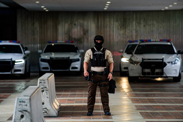 Miami Downtown, FL, USA - JUNHO 12, 2020: Polícia e carros de polícia
. - Foto, Imagem