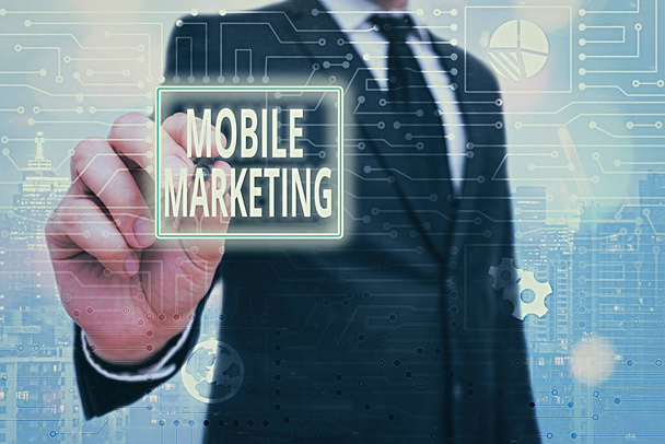 Word κείμενο γραφής Mobile Marketing. Επιχειρηματική ιδέα για διαφήμιση που προωθεί προϊόντα μέσω προσαρμόσιμων συσκευών. - Φωτογραφία, εικόνα