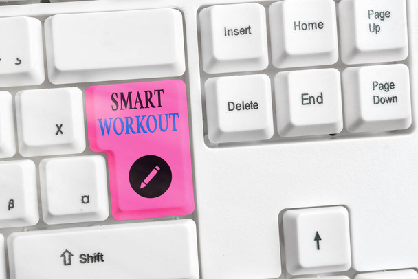 Texto para escrita de palavras Smart Workout. Conceito de negócio para exercício corretamente projetado para maximizar o crescimento muscular
. - Foto, Imagem