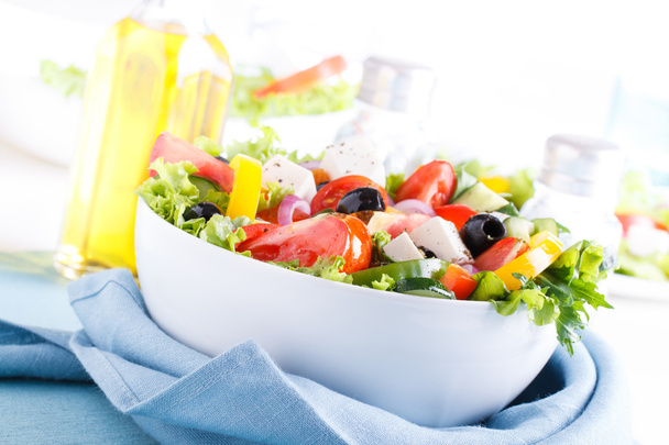 verse groenten Salade (Griekse salade). nuttige vitamine voedsel. - Foto, afbeelding