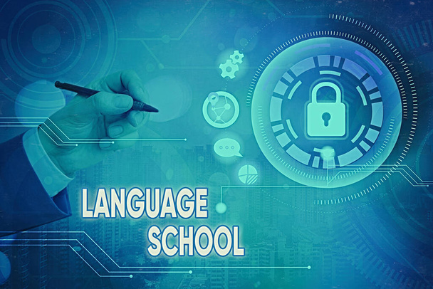 Woord schrijven tekst Language School. Bedrijfsconcept voor onderwijsinstellingen die zich richten op vreemde talen. - Foto, afbeelding