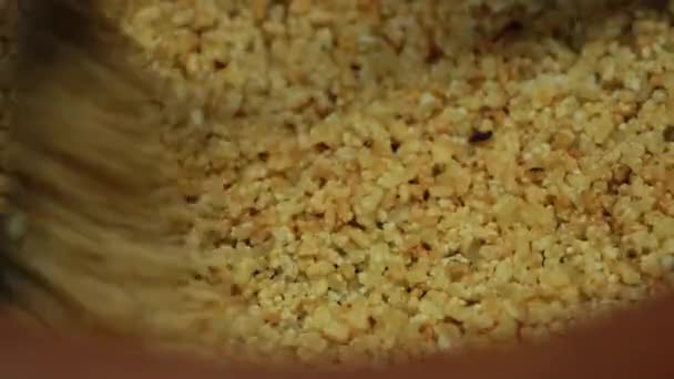 Πώς να προετοιμάσει ariyunda Kerala στυλ νόστιμο νόστιμο σνακ βράδυ. Αυτό έχει φοβερή γεύση. Avalose Podi, Σνακ με σκόνη ψημένου ρυζιού. - Πλάνα, βίντεο