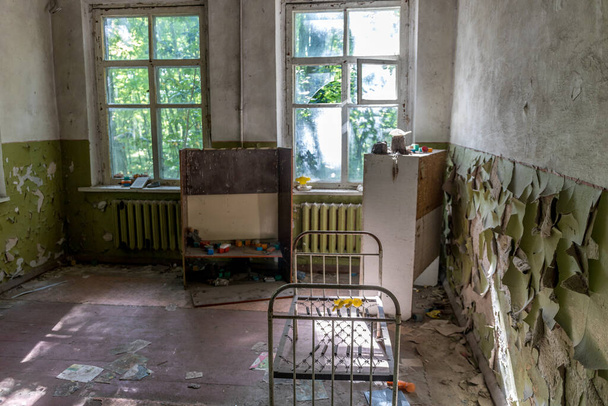 Walk inside The Chernobyl after 30 years, disaster was an energy accident that occurred on 26 April 1986 at the No. 4 nuclear reactor in the Chernobyl Nuclear Power Plant, near the city of Pripyat. - Foto, afbeelding