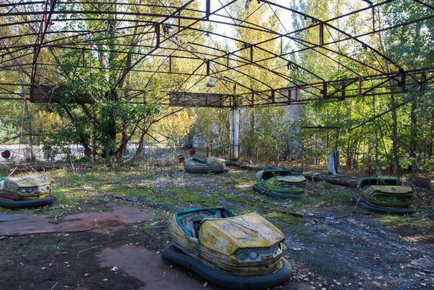 Passeggiata all'interno di The Chernobyl dopo 30 anni, il disastro è stato un incidente energetico che si è verificato il 26 aprile 1986 al No. 4 reattore nucleare nella centrale nucleare di Chernobyl, vicino alla città di Pripyat. - Foto, immagini