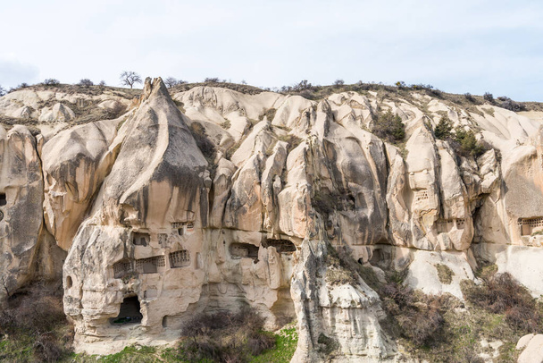 Formação geológica especial no Museu ao Ar Livre de Goreme, membro da Lista do Património Mundial da UNESCO desde 1984, em Goreme, Capadócia, Turquia
. - Foto, Imagem