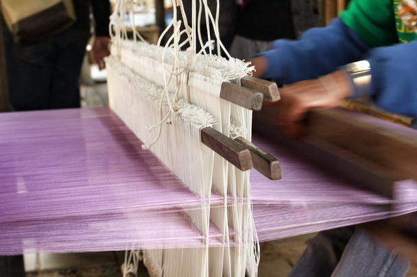 Крупный план ткацкой нити
 - Фото, изображение