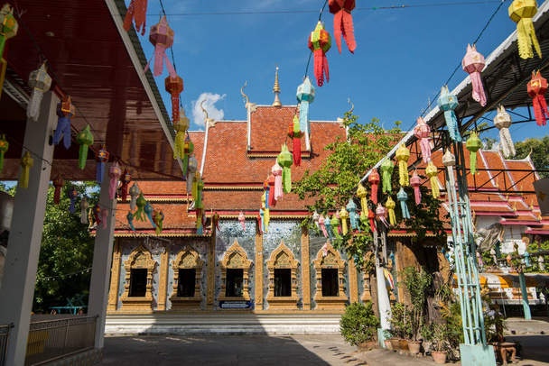 Wat Manee Pai Sohn v blízkosti města Mae Sot v provincii Tak v Tahilandu. Thajsko, Mae Sot, listopad, 2019  - Fotografie, Obrázek