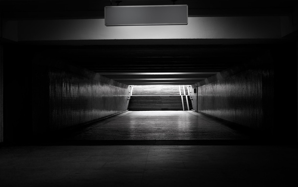 světlo na a z tunelu - Fotografie, Obrázek