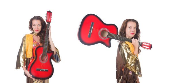 Žena s kytarou v mexickém oblečení - Fotografie, Obrázek