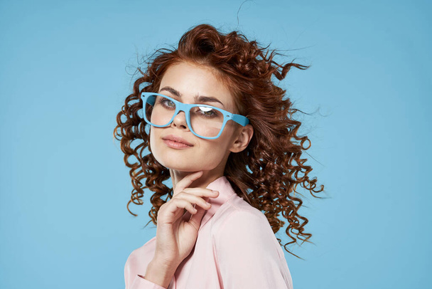 junge schöne Frau mit Brille - Foto, Bild