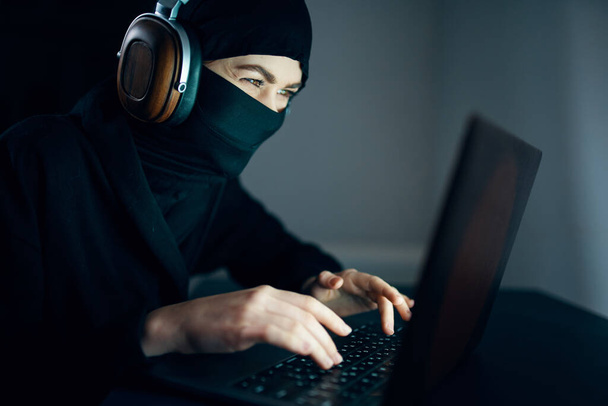 Youg muslim woman in hijab  using laptop  - Fotoğraf, Görsel