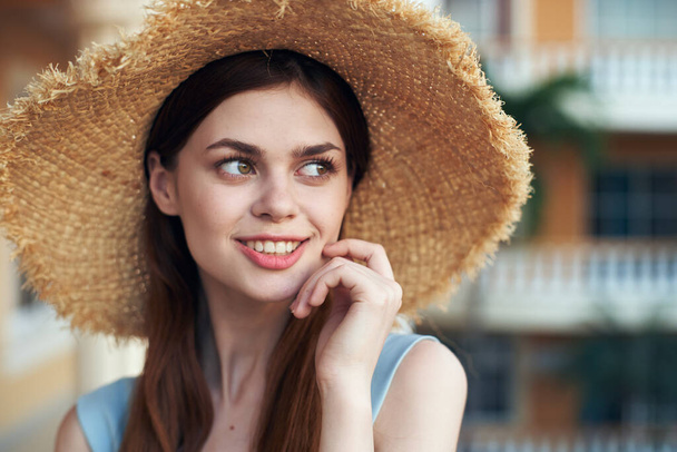   Young woman in straw hat on tropical resort  - Zdjęcie, obraz