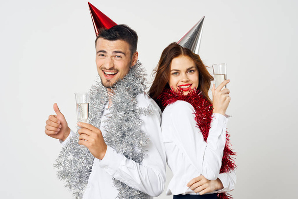 retrato de jovem belo casal celebrando aniversário com champanhe - Foto, Imagem