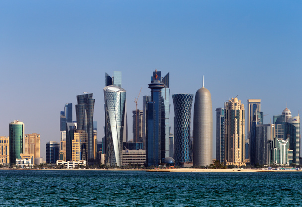 El horizonte de la ciudad de West Bay de Doha, Qatar
 - Foto, imagen