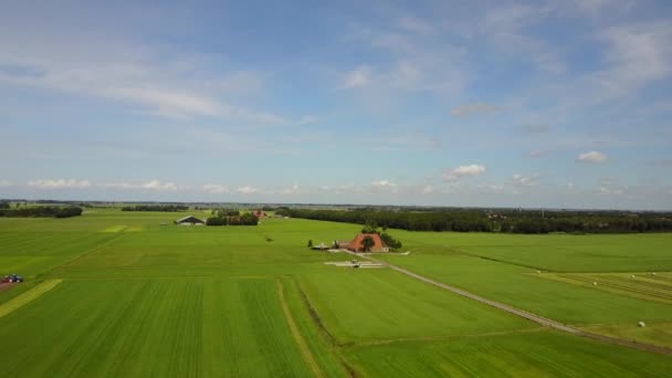 Letecká krajina z farmy kolem Laaksum ve Frísku Nizozemsko - Záběry, video