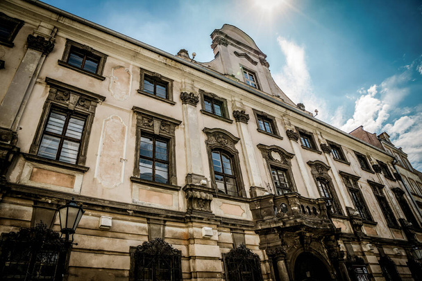 Breslavia, Polonia - 17 giugno 2019. L'architettura della vecchia città polacca. Frattaglie
 - Foto, immagini