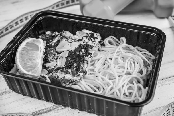 Cibo sano nella scatola del pranzo, concetto di dieta
 - Foto, immagini