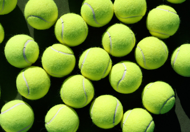 Теннисные мячи
 - Фото, изображение
